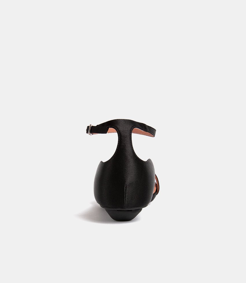 Editor Sandals in Black